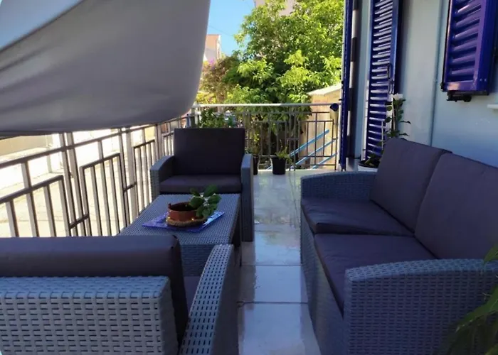 Inna's Summer House Апартаменты