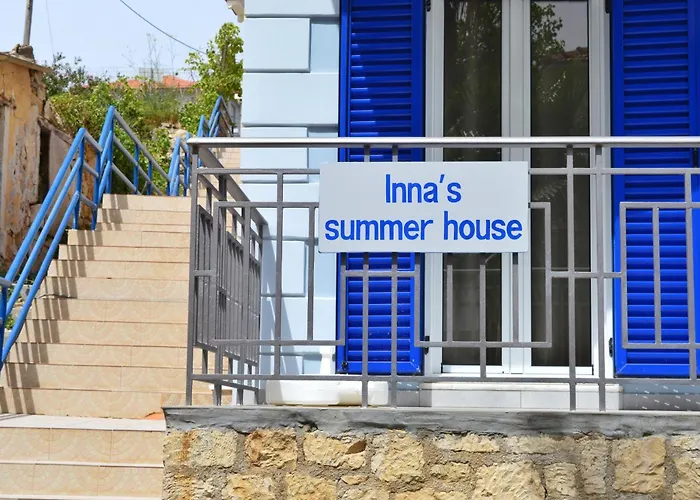 Inna's Summer House Apartament
