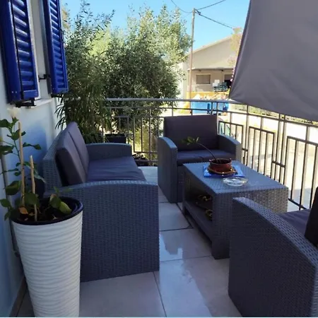 Inna's Summer House * ليكسوري